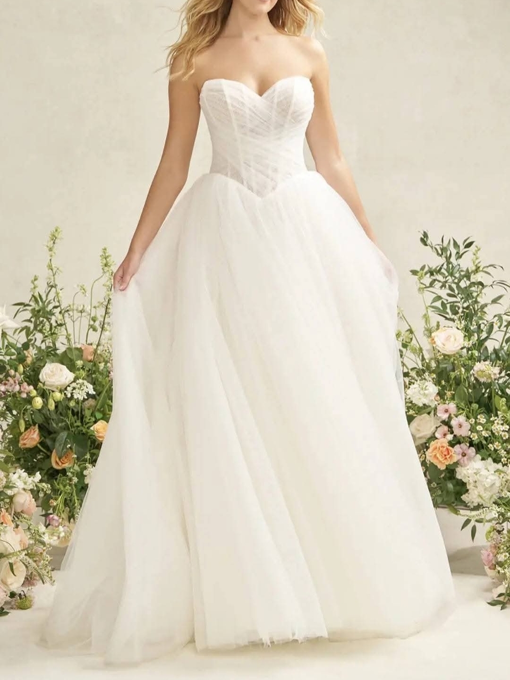 Romantic Strapless Sweetheart Bridal Gown in White